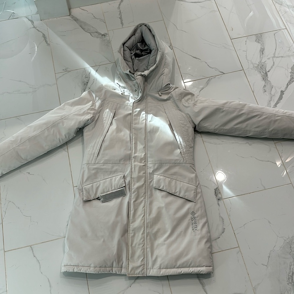 66 North Down Puffer Parka Gray White S